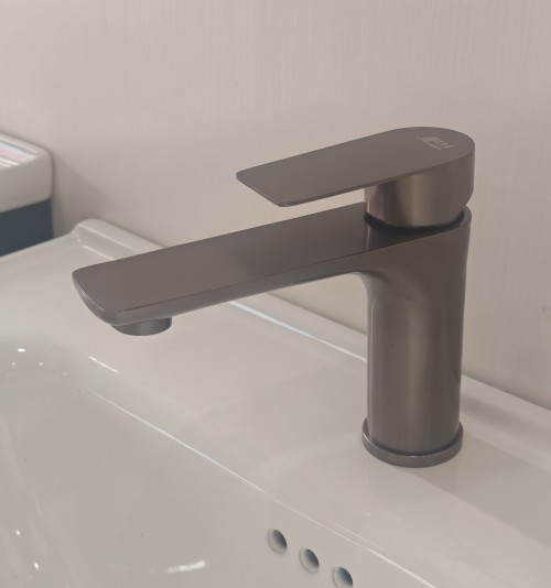 面盆单孔/冷热面盆洗脸盆浴室柜台上盆洗手盆冷
热单孔龙头】