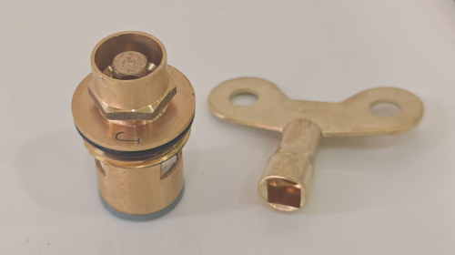 龙头带钥匙阀芯/钥匙龙头阀芯钥匙龙头阀芯配钥
匙