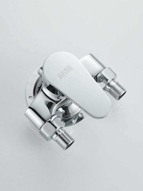 明装三角淋浴全铜加厚大体三角淋浴 青秀山三角淋
浴