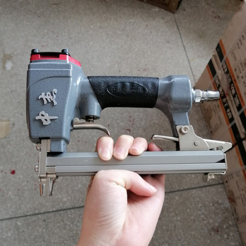 中杰塑料码钉枪1310